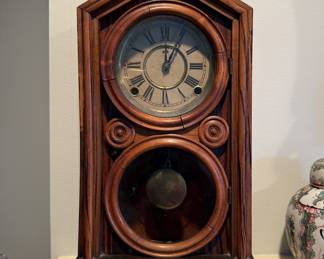 Antique mantle clock - works!