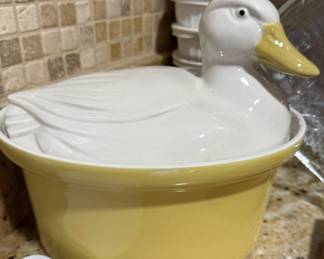 Vintage Carbone Duck casserole