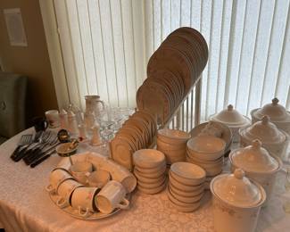 Pfaltgraff Dinner Set