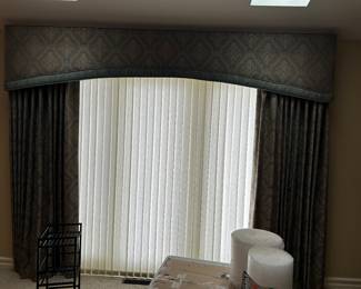 Window Coverings Drapes and Valances