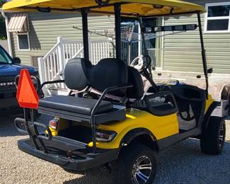 ICON i40L golf cart.
