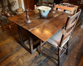 18th century English dropleaf