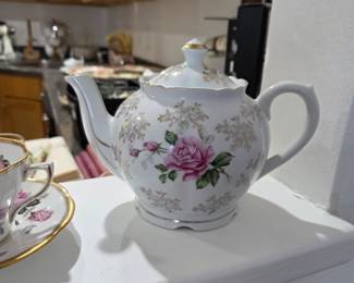 Tea pot