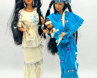(2) Vintage Native American Barbie Dolls
Native American Barbie Special Edition Dolls of the World 1992 Mattel 1753
1996 American Stories Indian Barbie