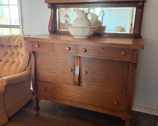 ANTIQUE SERVER