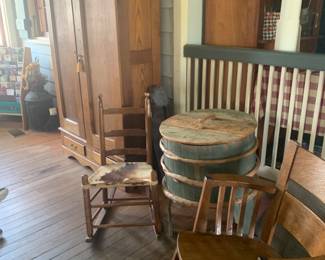 do you see the covered antique wash tub?  There's a plastic liner and becomes a cooler to ice drinks--complete with a drain