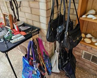 Handbags (3 Laura Burch)