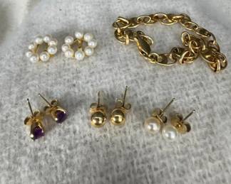 14K bracelet, pearl earrings and jacket, gold studs and amethyst earrings 9.50 Grams Total