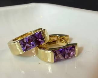 14K Yellow Gold Hoop Earrings with 4mm PrincessCut Amethysts