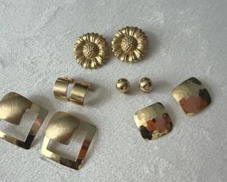 5 Pairs 14K Yellow Gold Earrings 7.67grams, Mixed Styles