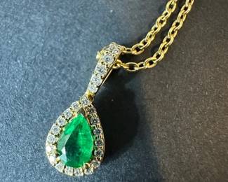 02 14K Gold Emerald Diamond Halo Pendant Necklace 18 Cable Chain 3.76g