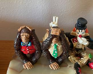 Famous artist, Ron Lee, have 11 collectibles this is one