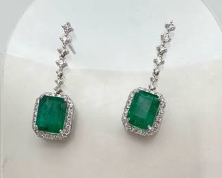 Emerald and Diamond Platinum Dangle Earrings