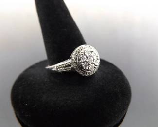 .925 Sterling Silver Diamond Accented Ring Size 7
