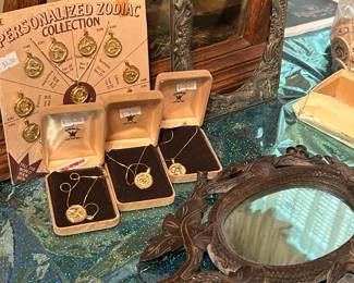 Lots of salesman sample pieces