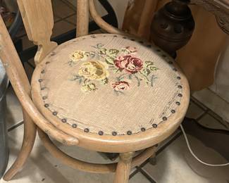 Embroidered seat chair