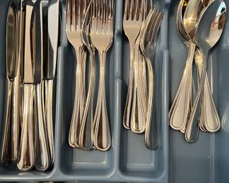 Oneida, 18/10 New Rim stainless flatware