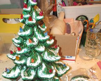 VTG ceramic tree as-is... you buy cheap and glue it back together!