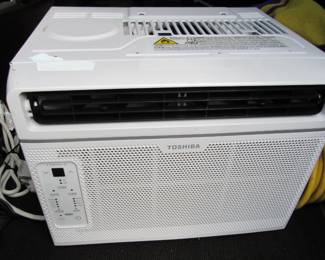 Like new Toshiba AC unit