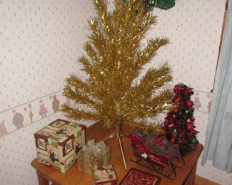 Vintage 4 ft. gold aluminum tinsel tree with original box