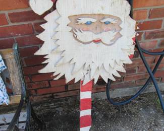 Vintage wood yard Santa