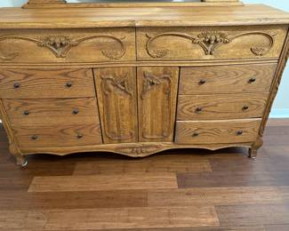 Oakwood Interiors Versailles Collection