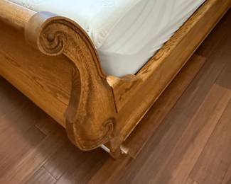 Oakwood Interiors Versailles Collection King Sleigh Bed