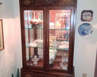Very nice china display cabinet