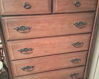 Chest of drawers
