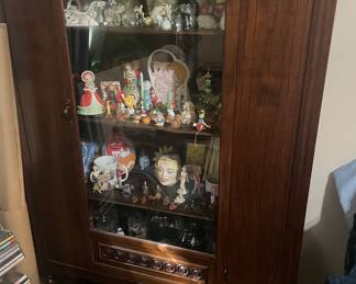 Antique Curio, in excellent condition!