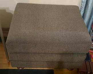 Ottoman matches loveseat