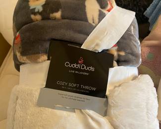 Cuddle Duds Dog Print Blanket