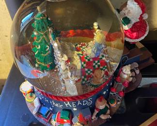 Vintage San Francisco Music Box Company Musical Snow Globe