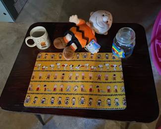 Vintage Peanuts Memoribilia