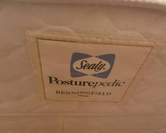 Sealy Posturepedic Mattress, queen size, like new