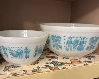 Vintage Pyrex Mixing Bowls "Amish Butterprint" 
