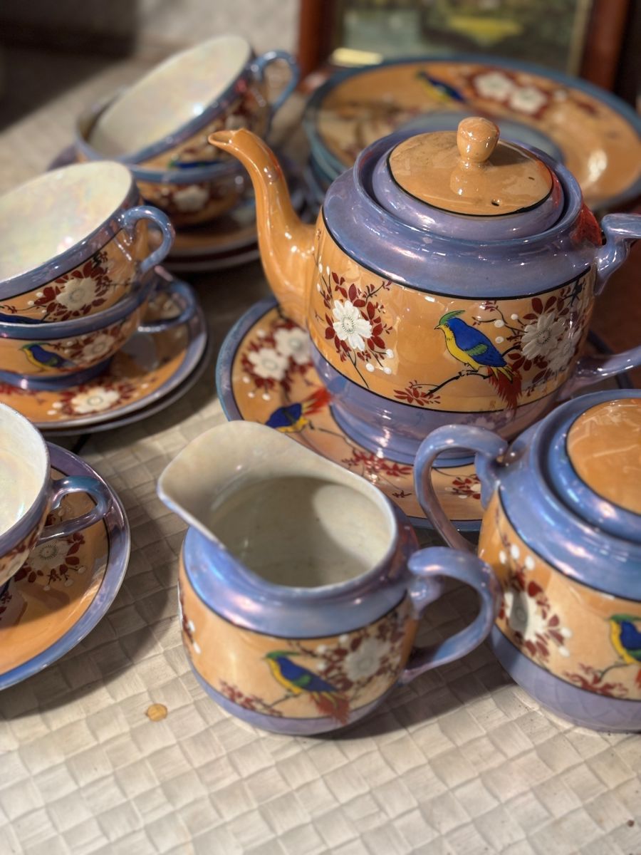 Lustreware set