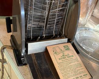 Vintage toaster Miracle 1940s