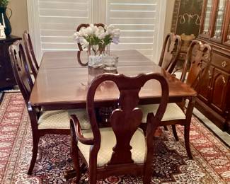 Dining Room Table with 6 Chairs 