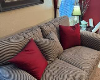 Loveseat 