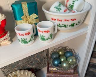 Vintage egg nog set
