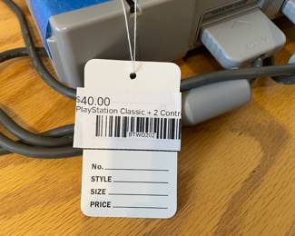 PlayStation Classic + 2 Controllers 