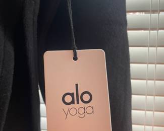 Clothing - Alo Yoga 