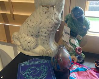 Parrot Figurine, Staffordshire Spaniel Ceramic 