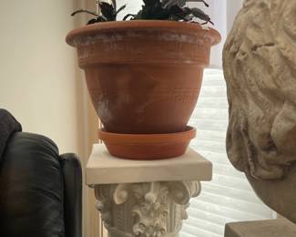 Pedestal Plant Stand 