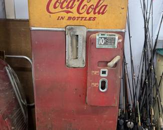 Vendo 39 coca cola machine