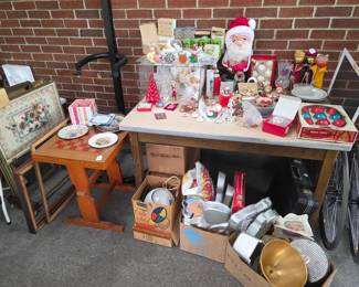 Vintage Christmas and Wilton Cake pans