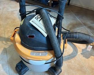 Ridgid 6 gallon Wet / Dry Vac
Good working condition