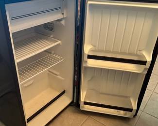 Vintage Raingaire Mini Fridge
Good working condition
19” across x 18” deep x 34 1/2” tall
Missing one shelf 
Must be able to move and load yourself