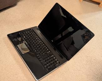 HP Pavilion 17" laptop with graphics card